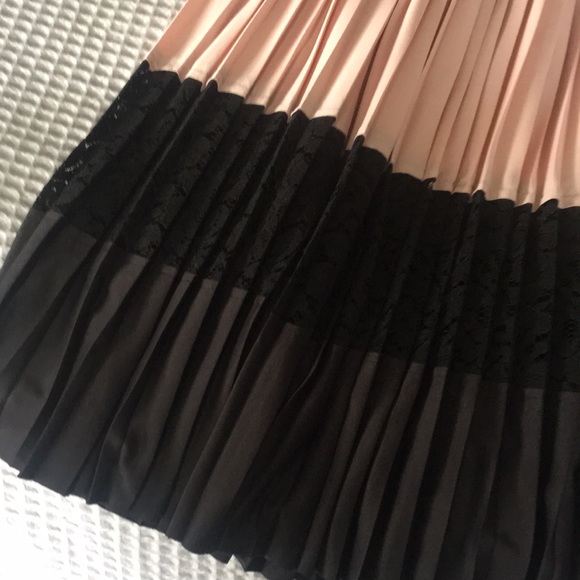 Zara skirt - Picture 2 of 3